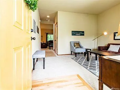 4 bed, 2136 sqft, $3,350 — Photo 4