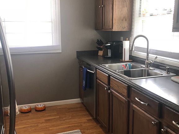 5th image of 2400 Woodhaven Ave