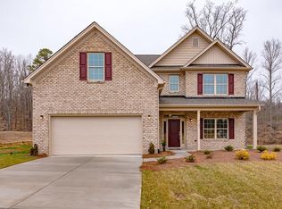 6137 Barrington Oaks Dr, Clemmons, NC 27012