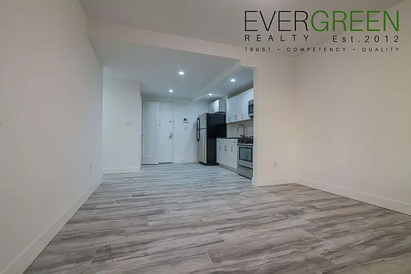 Rented by ERNY LLC | media 12