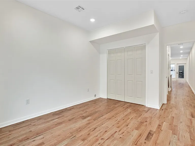 300 Halladay St #1 — Photo 16