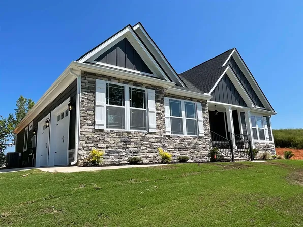 22 Chippewa Ct, Marietta, SC 29661