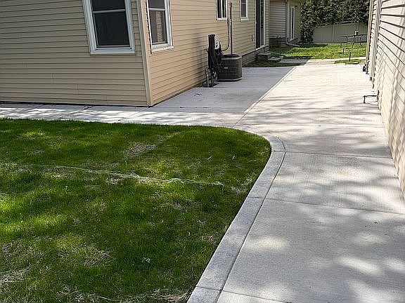 5th image of 8908 E 109th Ave