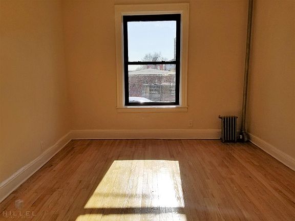 3rd image of 8714 129th St APT 1I