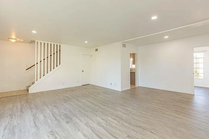 155 Carlton Ave #5