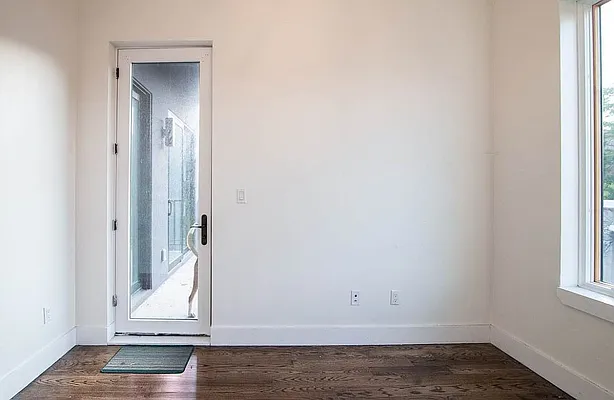 Rented by Skyhigh Realty NYC LLC | media 23