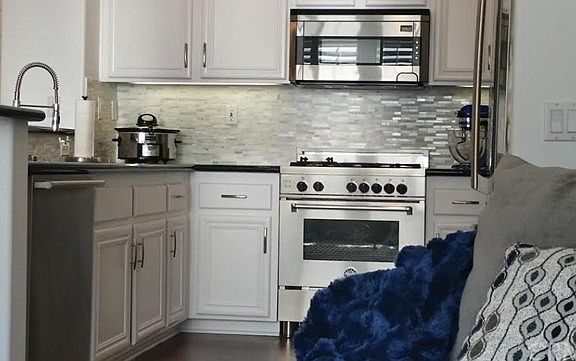 Full Marble&Stone Backsplash