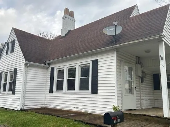 222 Mount Airy Ave, Paris, KY 40361