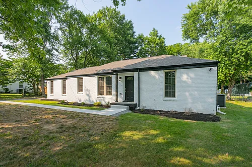 1229 Berwick Trl Photo 1