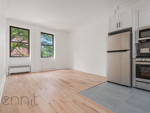 4th image of 123 8th Ave #3A