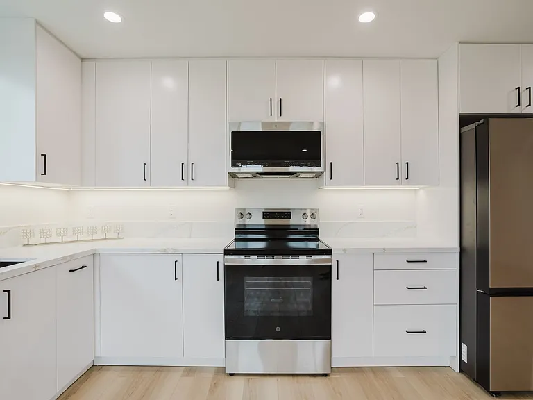 8915 Wakefield Ave — Photo 8