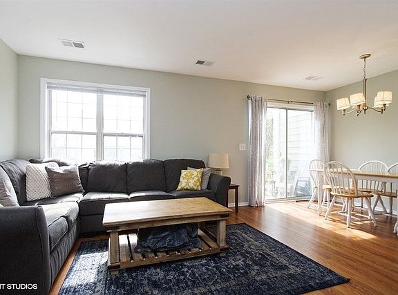 2nd image of 334 Winfield Ct #19134