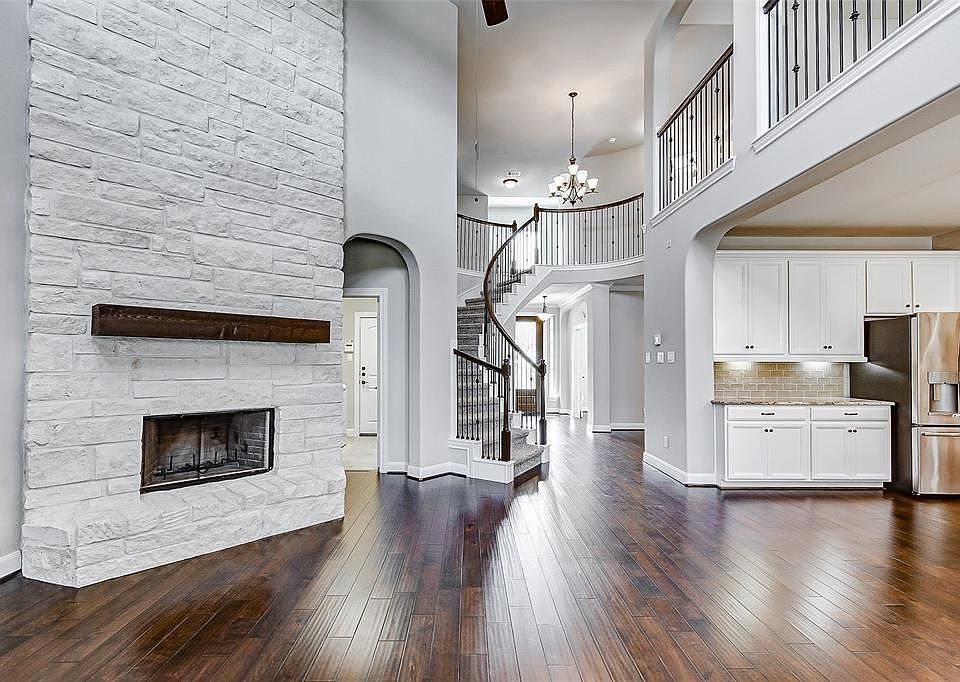 1st image of 70 Wyatt Oaks Dr