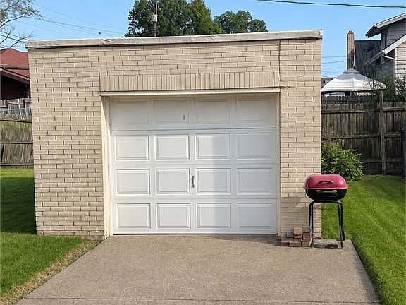 5th image of 1848 Columbia Ave