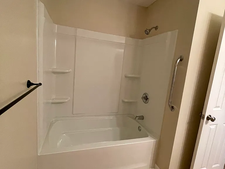 Hall bath/shower
