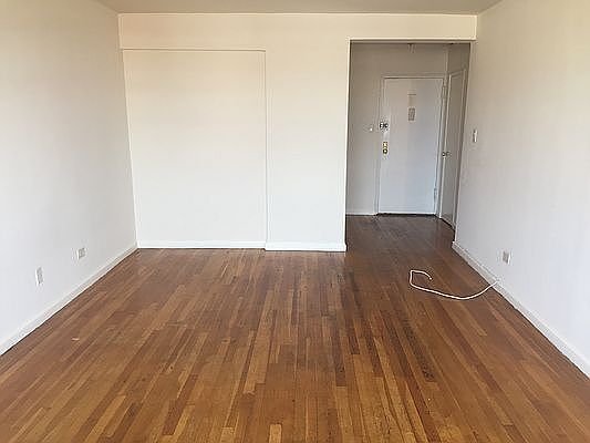 3rd image of 59 Gelston Ave APT 4E