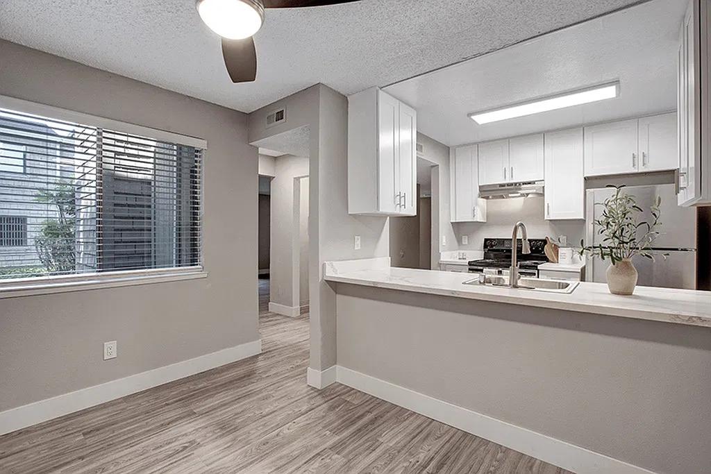 2 bed, 1.5 bath, 1050 sqft, $2,100 — Photo 1