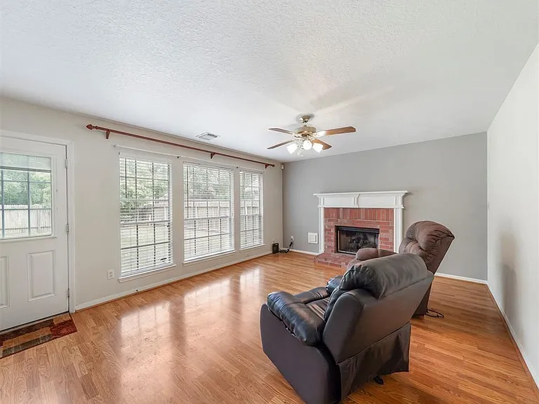 25719 Bearborough Dr — Photo 13