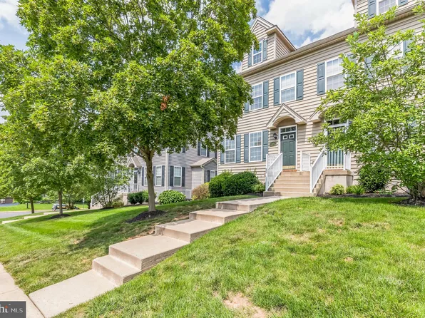 257 Covenant Ln, Harleysville, PA 19438