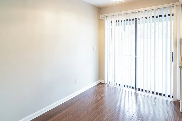2 bed, 1.5 bath, 900 sqft, $2,045 — Photo 4
