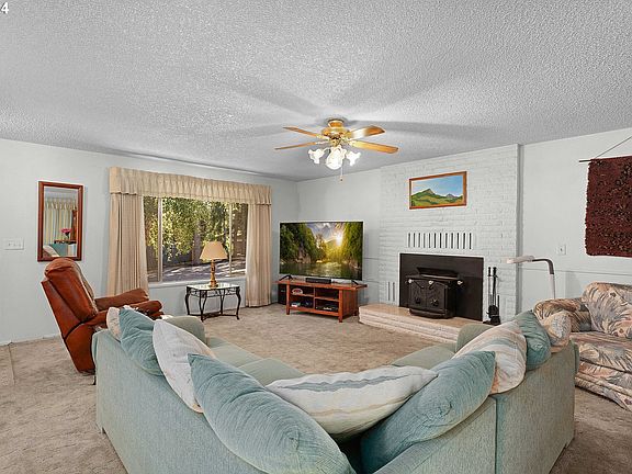 4th image of 34 N River Dr