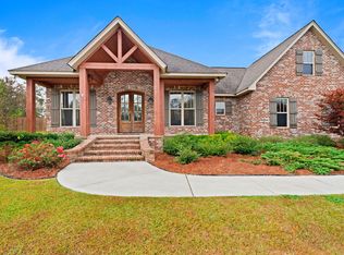15 E Crockett Dr, Sumrall, MS 39482