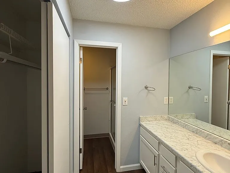 350 S Estes St #B — Photo 16