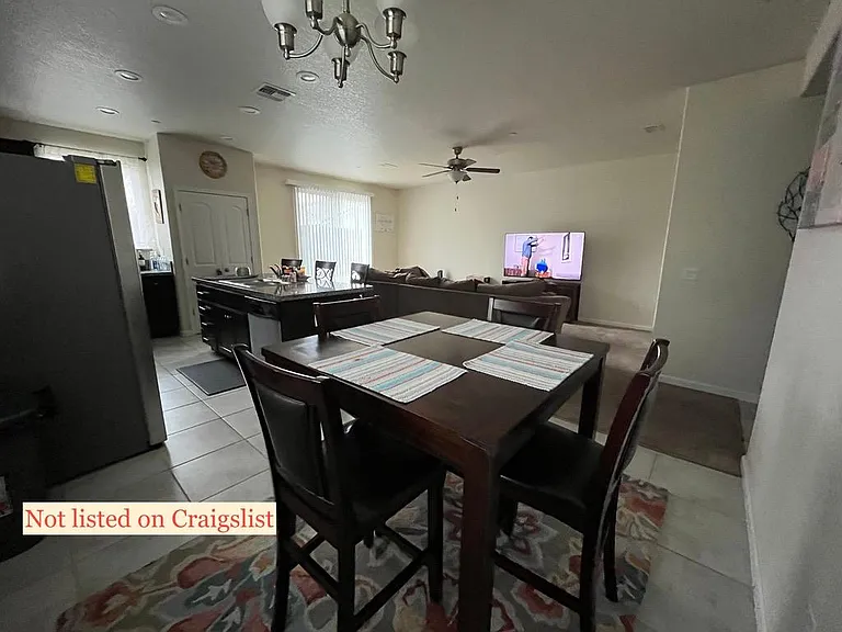 1447 La Sierra — Photo 3