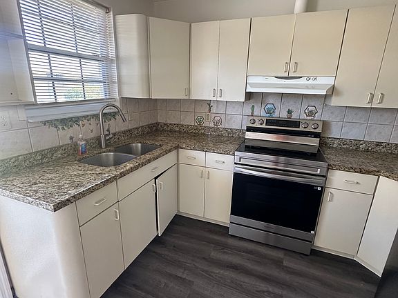 5th image of 2540 NE 191st St #1