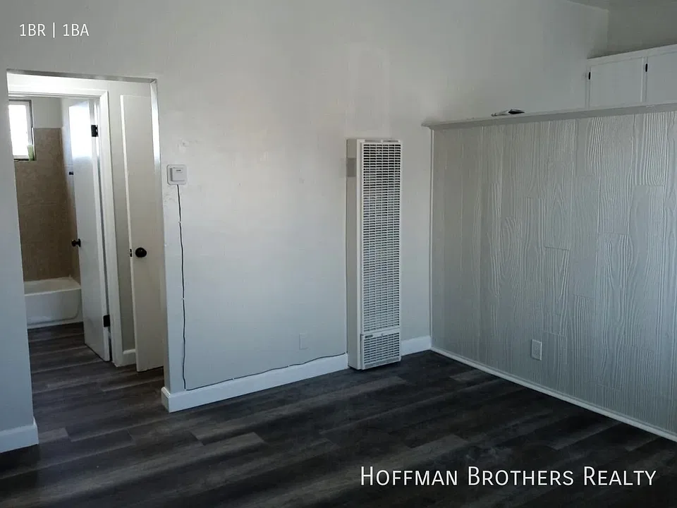 8911 S Figueroa St #8
