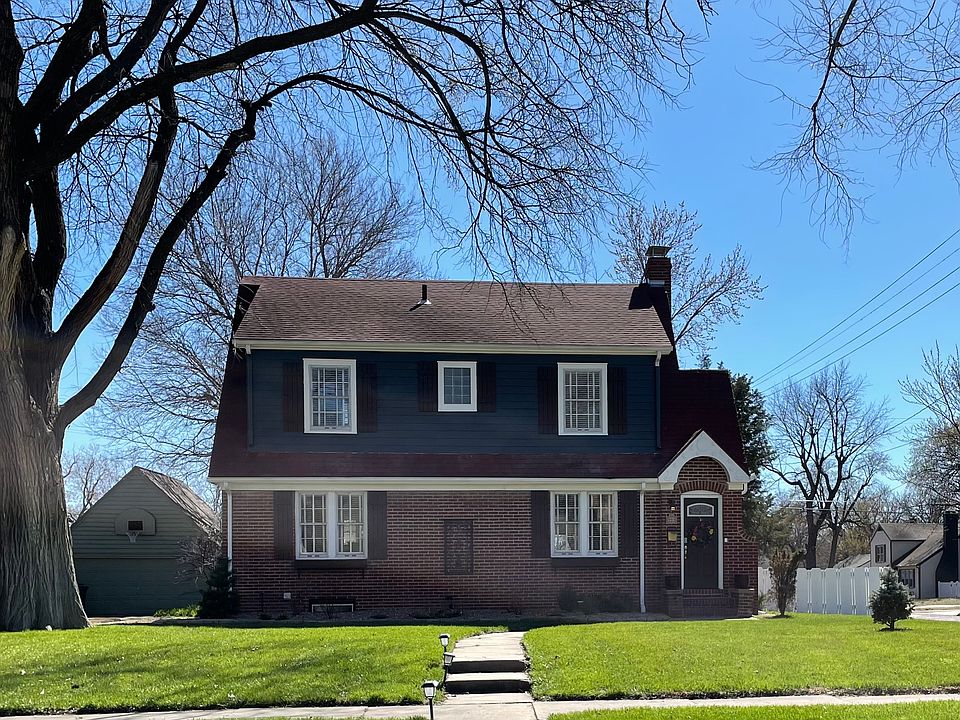 1st image of 223 W 19th Ave