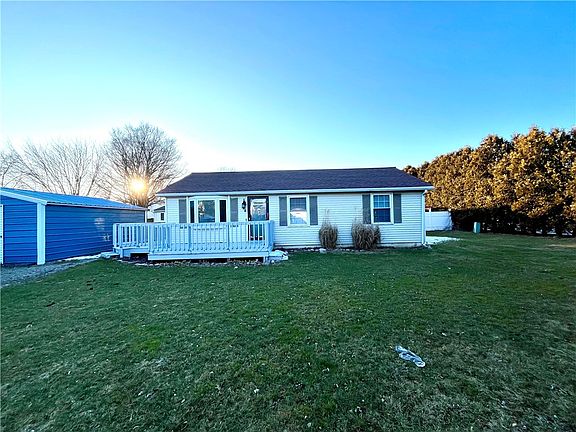 3rd image of 4702 Cedar Dr