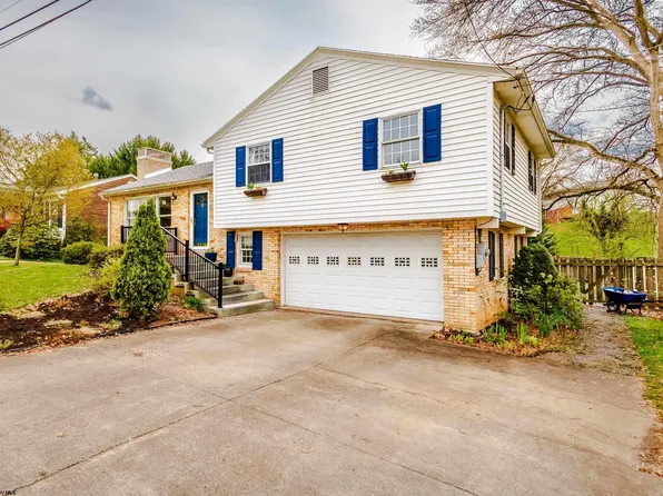 628 Killarney Dr, Morgantown, WV 26505