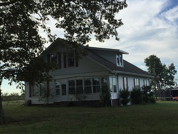 2nd image of 885 Mason Ln