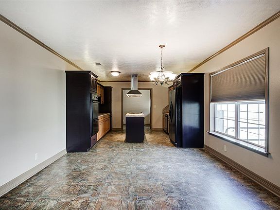 5th image of 612 S 12th St