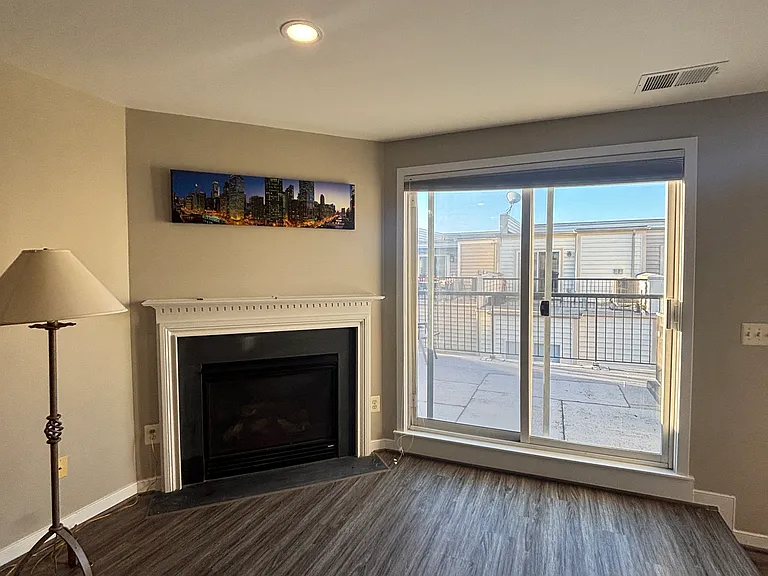 2302 Cobble Hill Ter — Photo 35