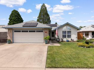 863 Forest Glen Dr, Central Pt, OR 97502