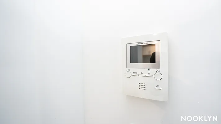 Rented by Nooklyn NYC LLC | media 28