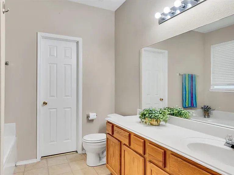 4105 Capstone Dr — Photo 20