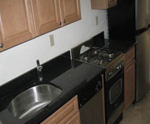 3rd image of 1624 2nd Ave