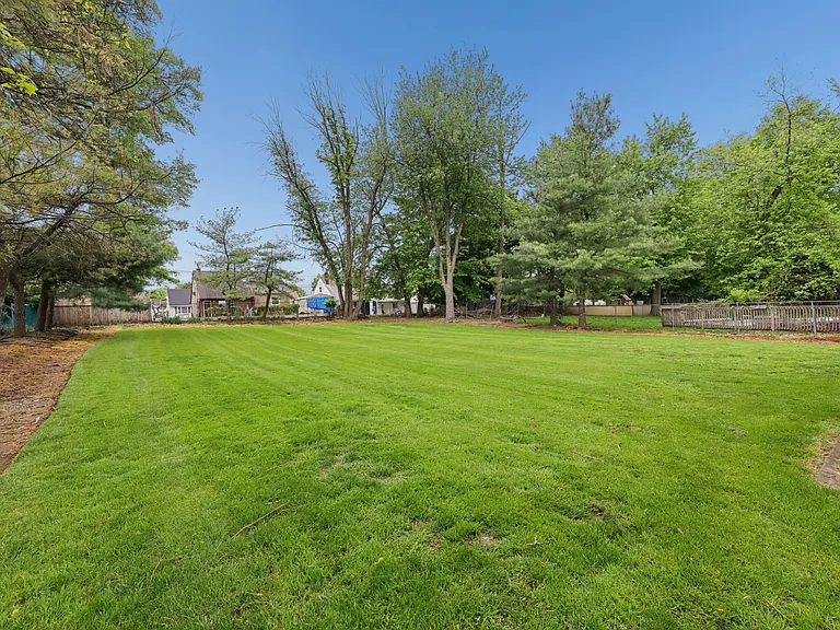 15 W Bradford Ave — Photo 23