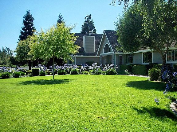 NEW Auto. sprinkler system for all trees, plants & grass.47 stations.Some drip