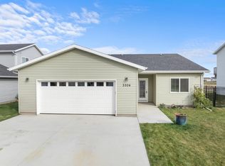 3304 14th St NW, Minot, ND 58703