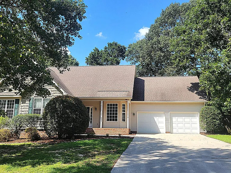 235 W Hedgelawn Way — Photo 2