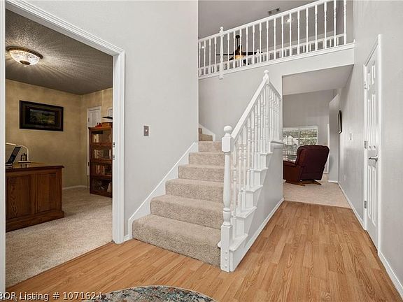 4th image of 1712 Hidden Valley St