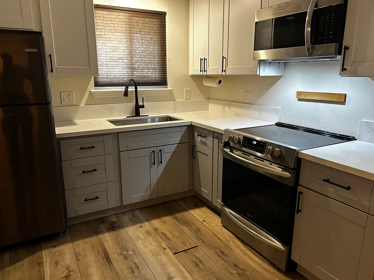 2 bed, 925 sqft, $1,885 — Photo 1