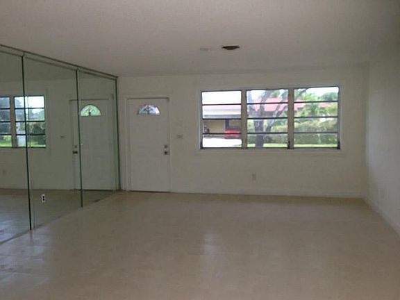 3rd image of 13990 NE 5th Ave