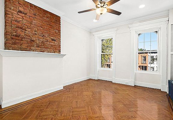2nd image of 582 Macon St Floor 3