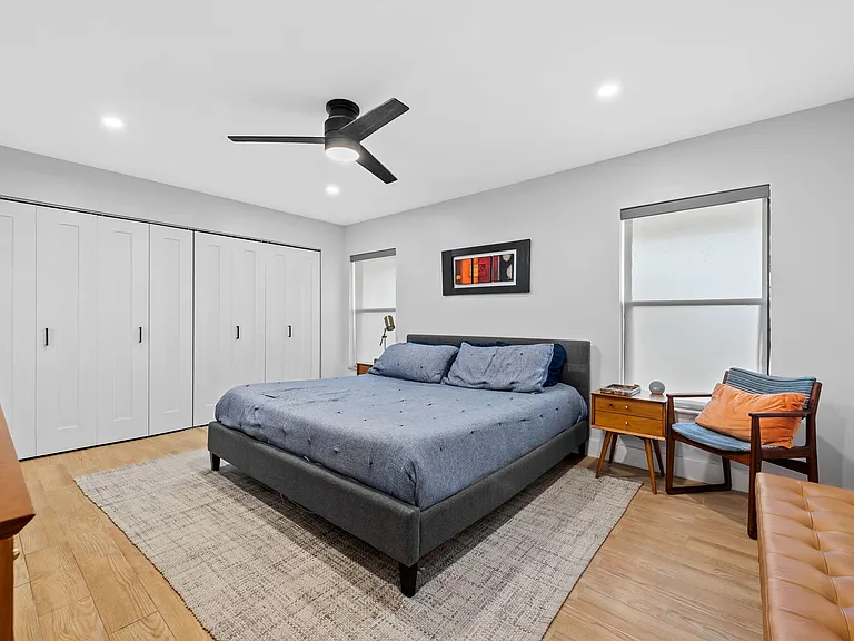 305 SW 28th Ave — Photo 10
