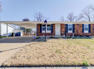 2843 Glenway Dr, Maryland Heights, MO 63043